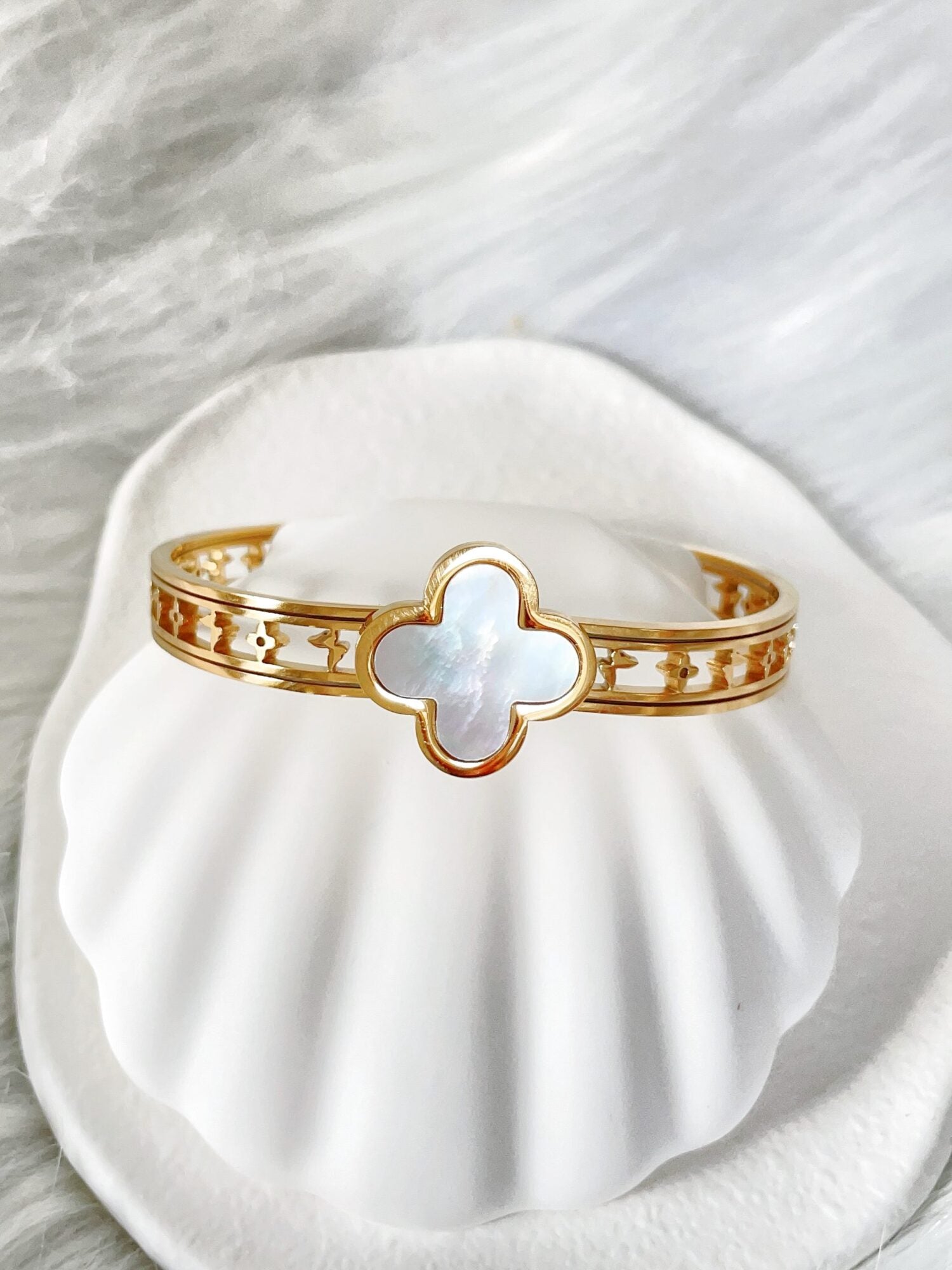 Waterproof Gold Clover Bangle | 18k Gold Filled – Teri image 0