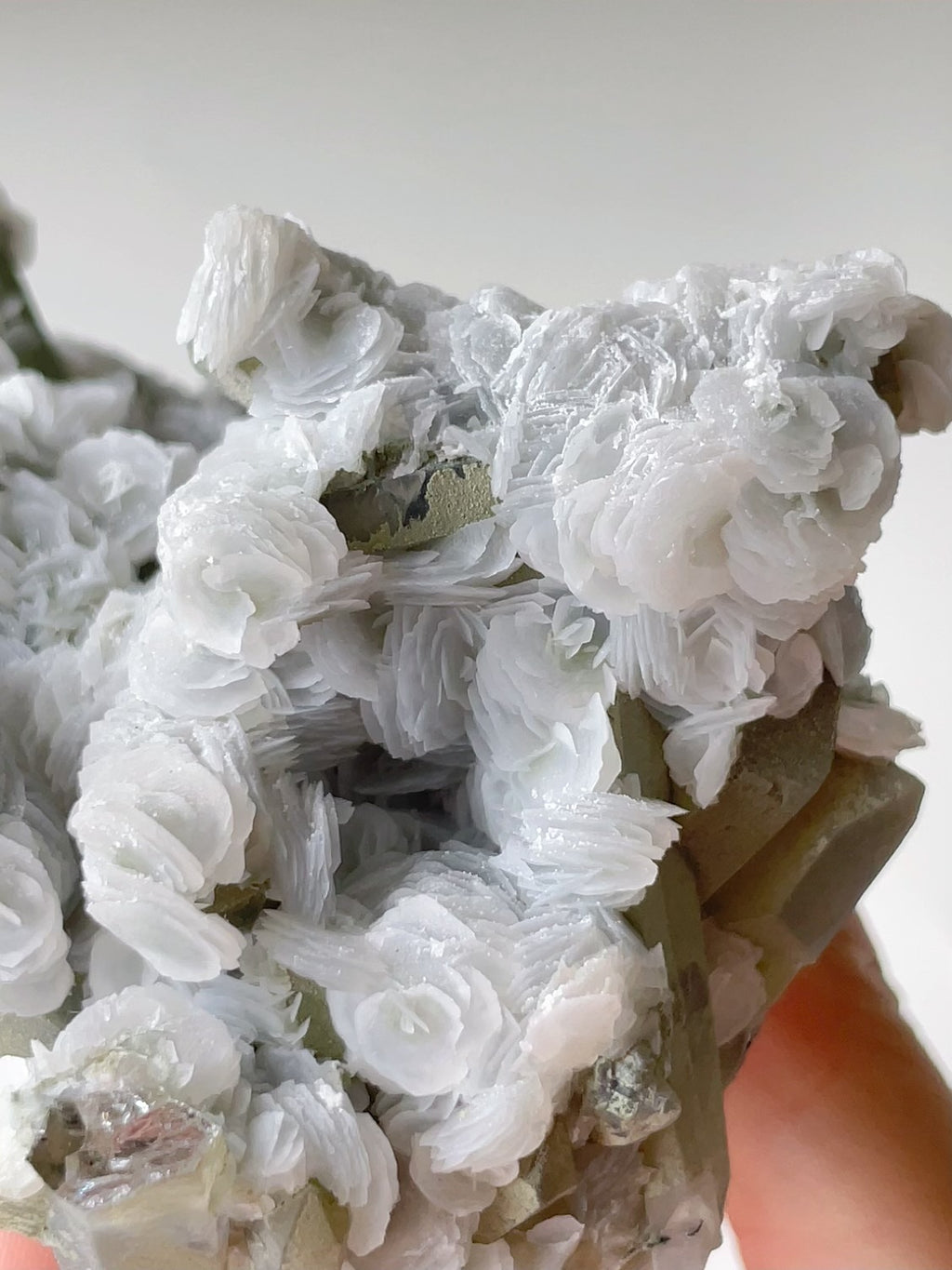 Petal Calcite and Specular Hematite on Chlorite-included Quartz - Inner Mongolia, China