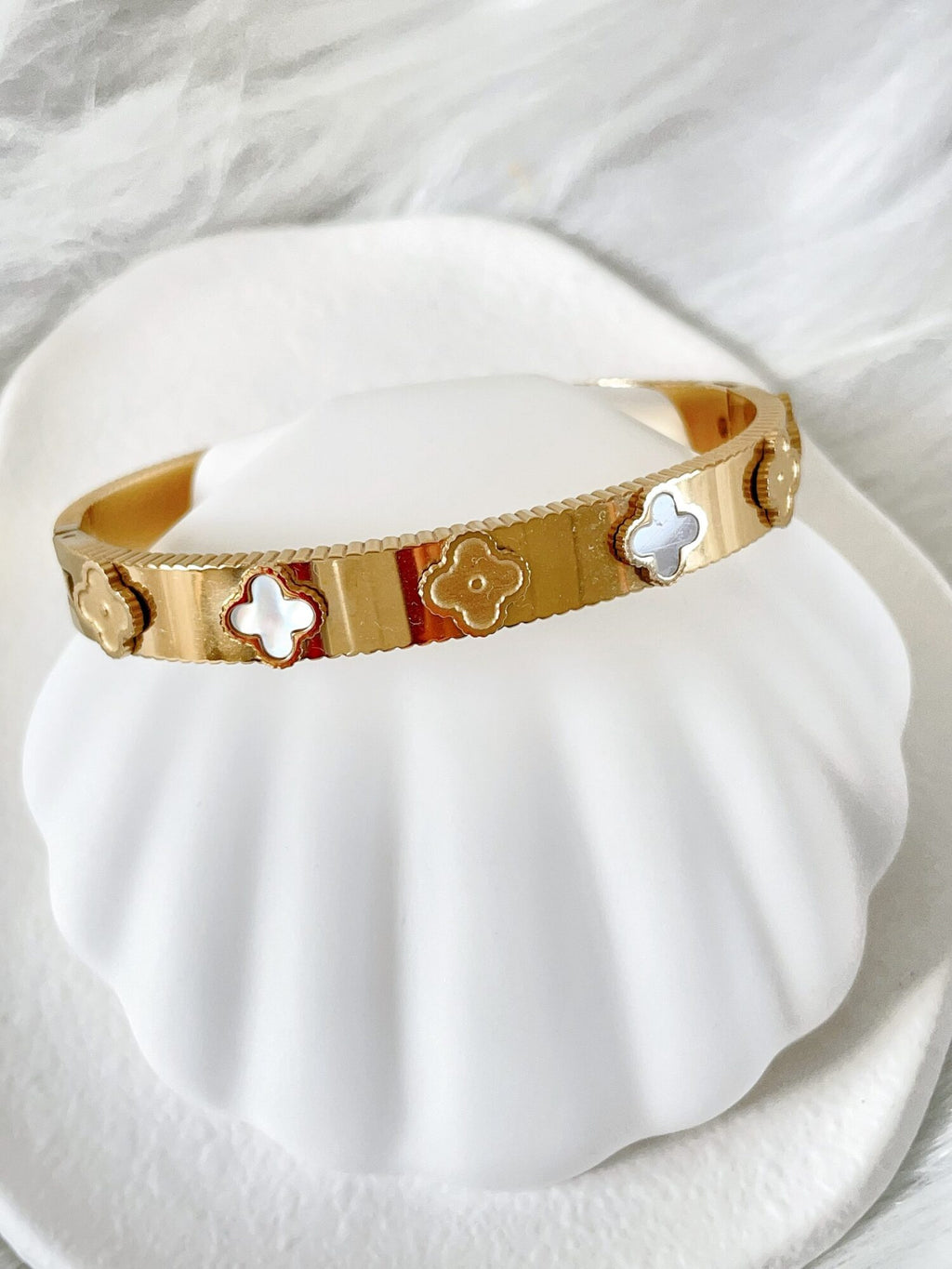 Waterproof Gold Clover Bangle | 18k Gold Filled – Lani image 0