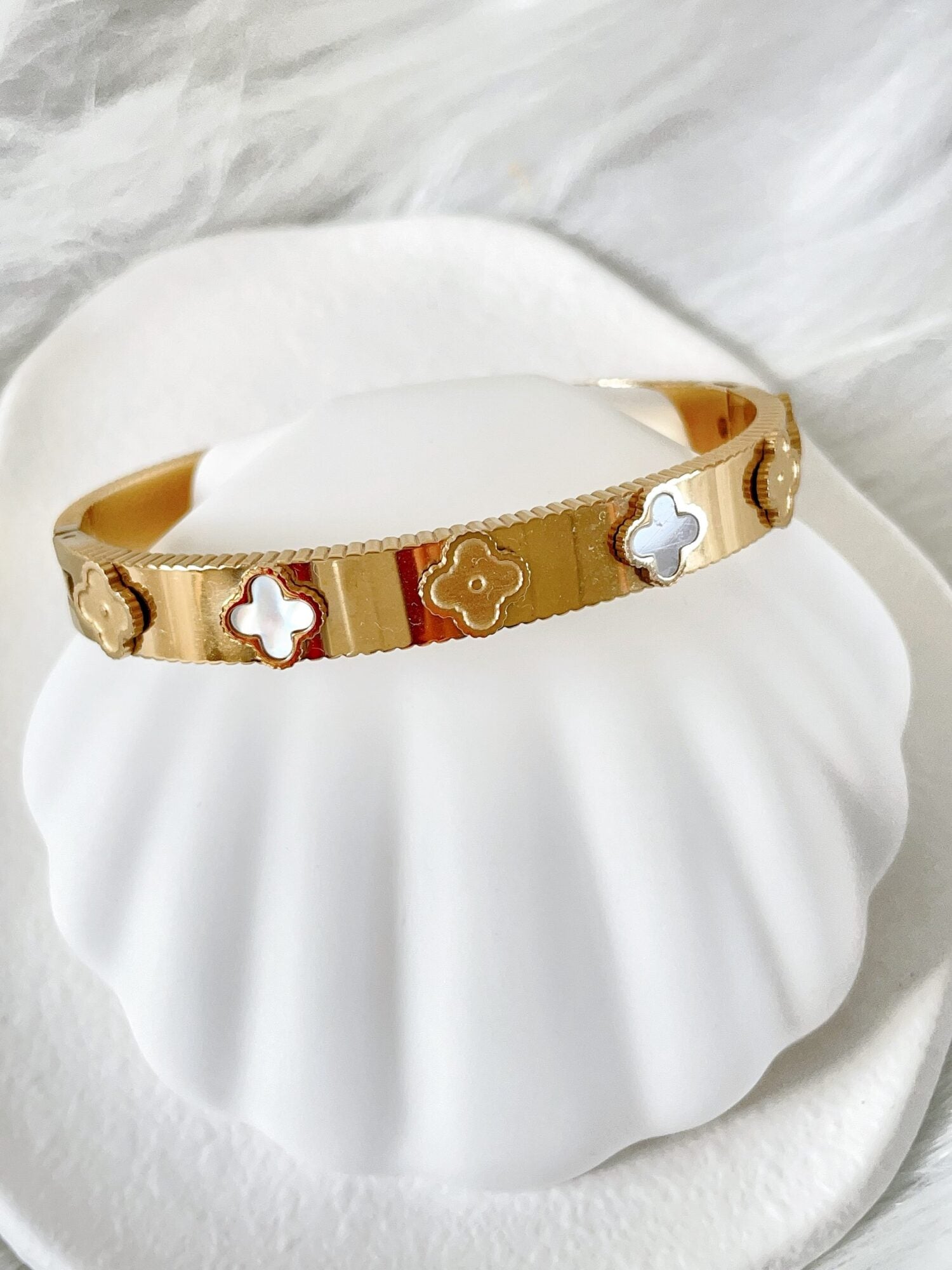 Waterproof Gold Clover Bangle | 18k Gold Filled – Lani image 0