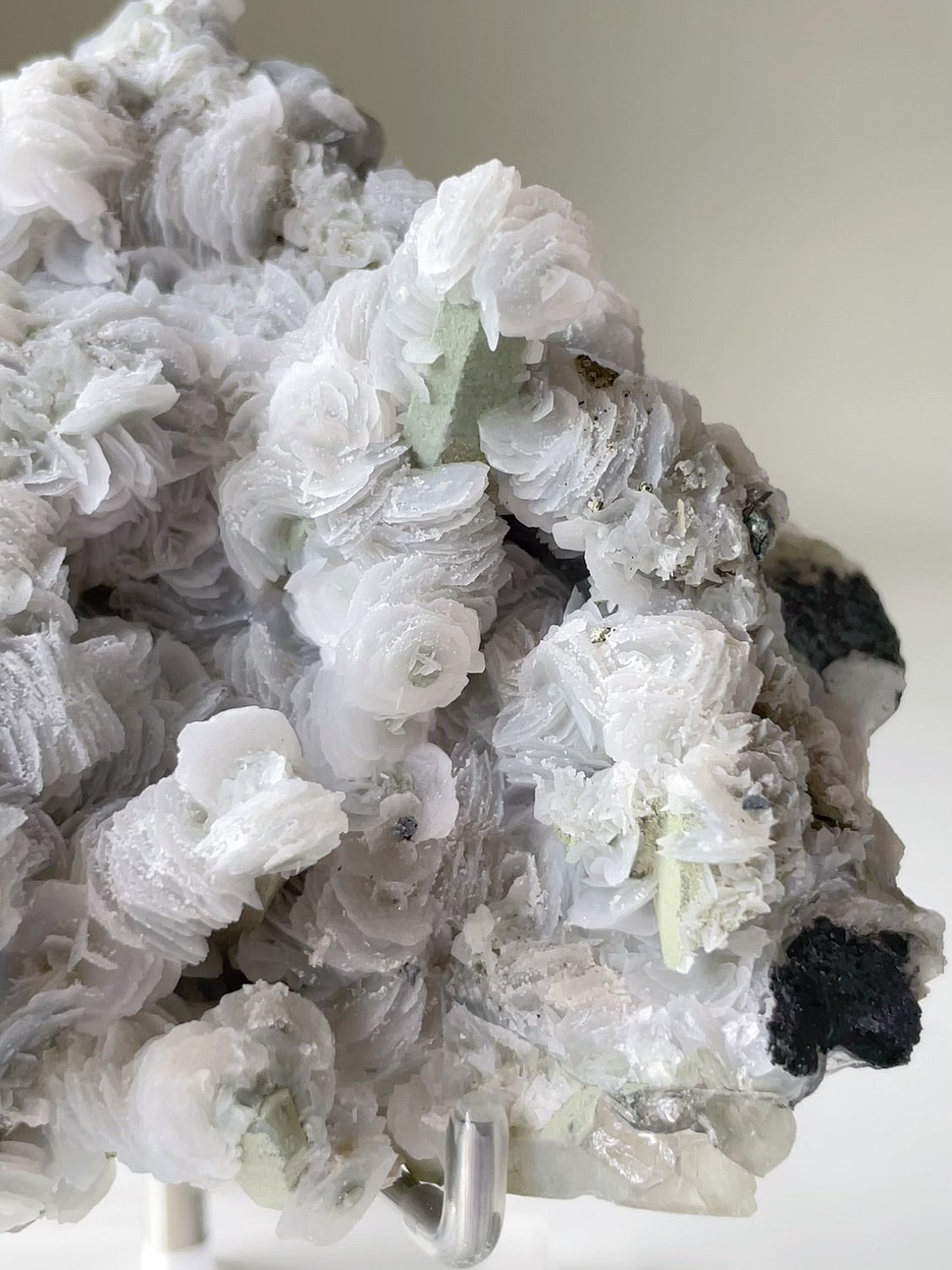 Petal Calcite and Specular Hematite on Chlorite-included Quartz - Inner Mongolia, China