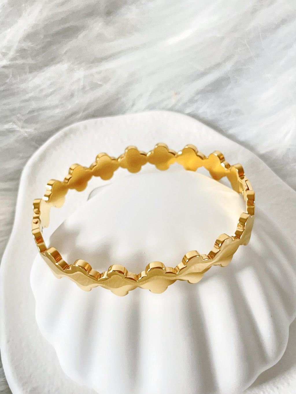 Waterproof Gold Clover Bangle | 18k Gold Filled – Ava image 2