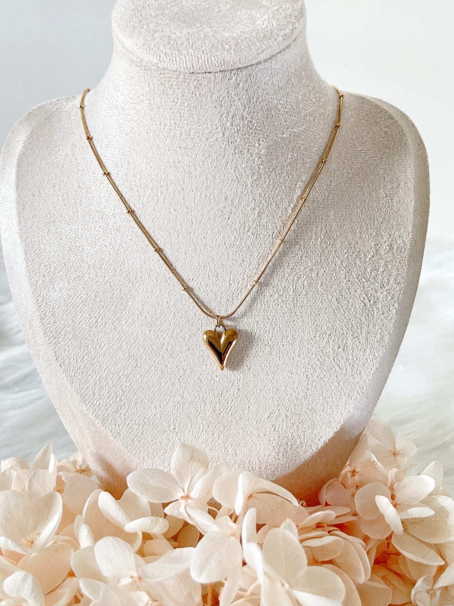 Waterproof Gold Heart Necklace | 18k Gold Filled – Lila image 0