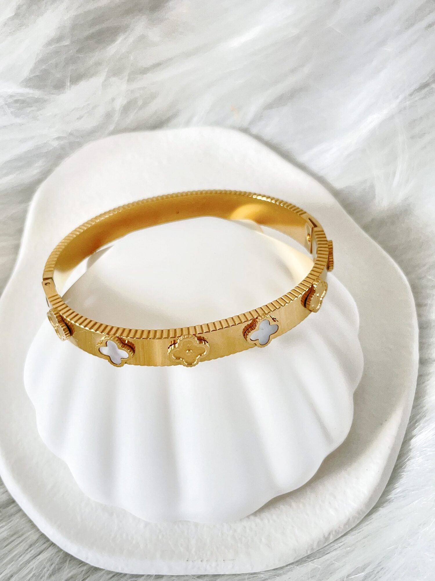 Waterproof Gold Clover Bangle | 18k Gold Filled – Lani image 2