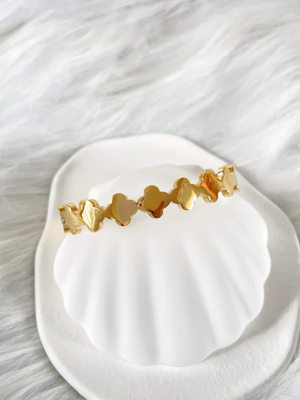 Waterproof Gold Clover Bangle | 18k Gold Filled – Ava image 0
