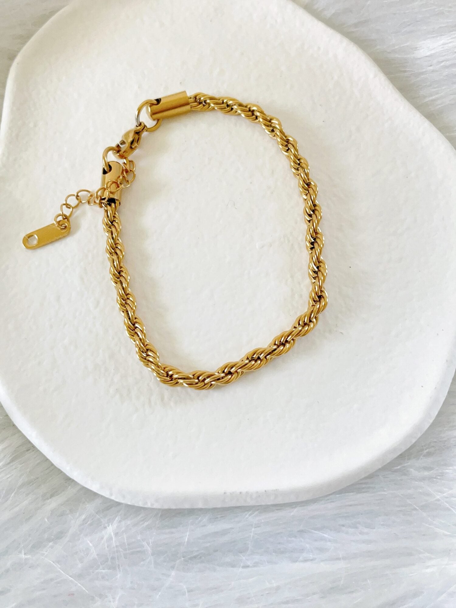 Waterproof Gold Chain Bracelet | 18k Gold Filled – Lola image 1