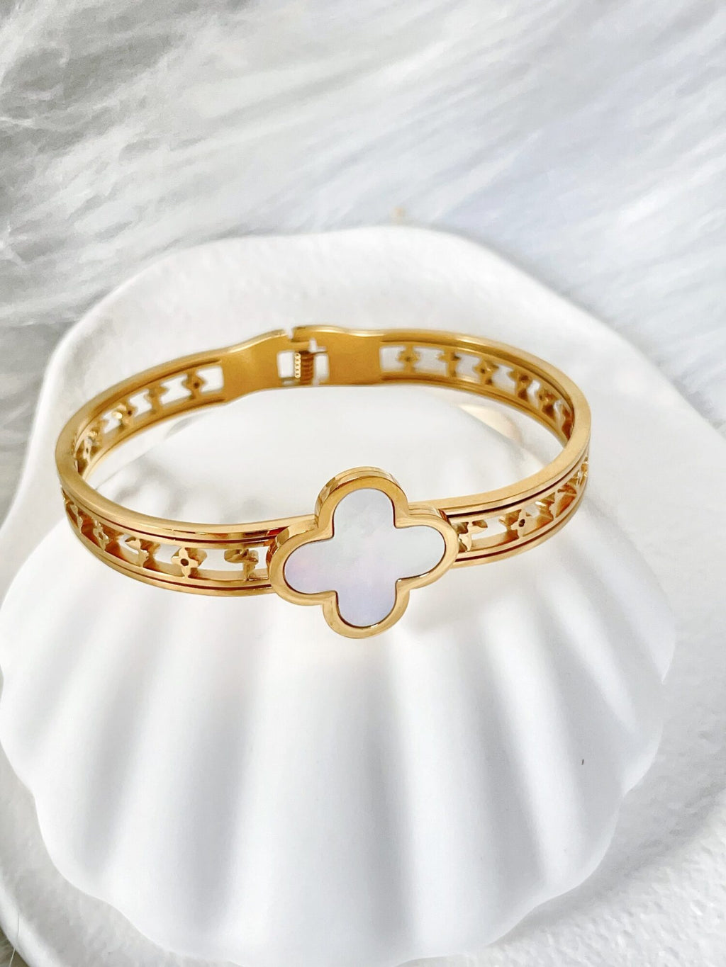 Waterproof Gold Clover Bangle | 18k Gold Filled – Teri image 2