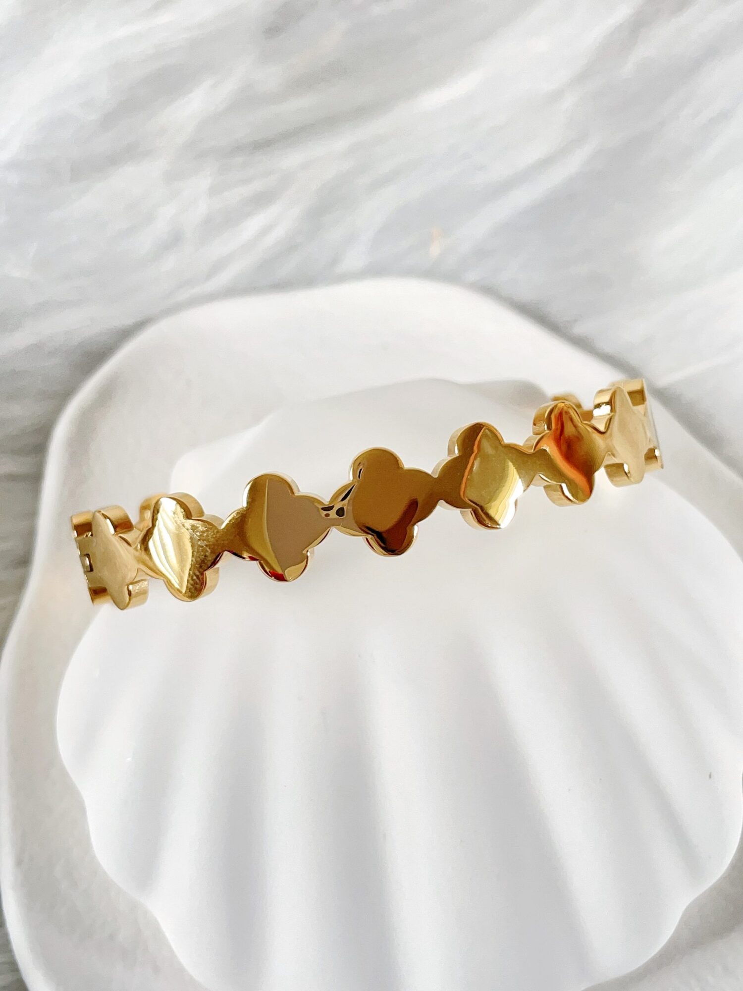Waterproof Gold Clover Bangle | 18k Gold Filled – Ava image 1